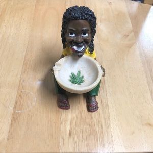 This is just a cute little ash tray